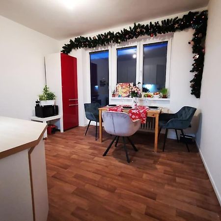 Cely Apartman Podlesi 54M2 S Dvema Balkony A S Novou Manzelskou Posteli, Zatim Neni Na Fotkach Apartment Бърно Екстериор снимка