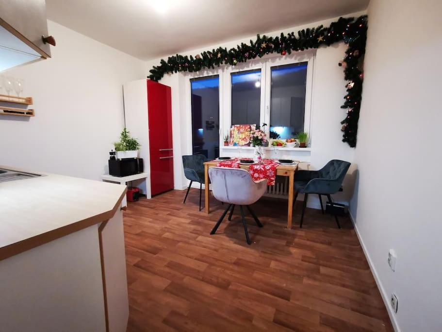 Cely Apartman Podlesi 54M2 S Dvema Balkony A S Novou Manzelskou Posteli, Zatim Neni Na Fotkach Apartment Бърно Екстериор снимка